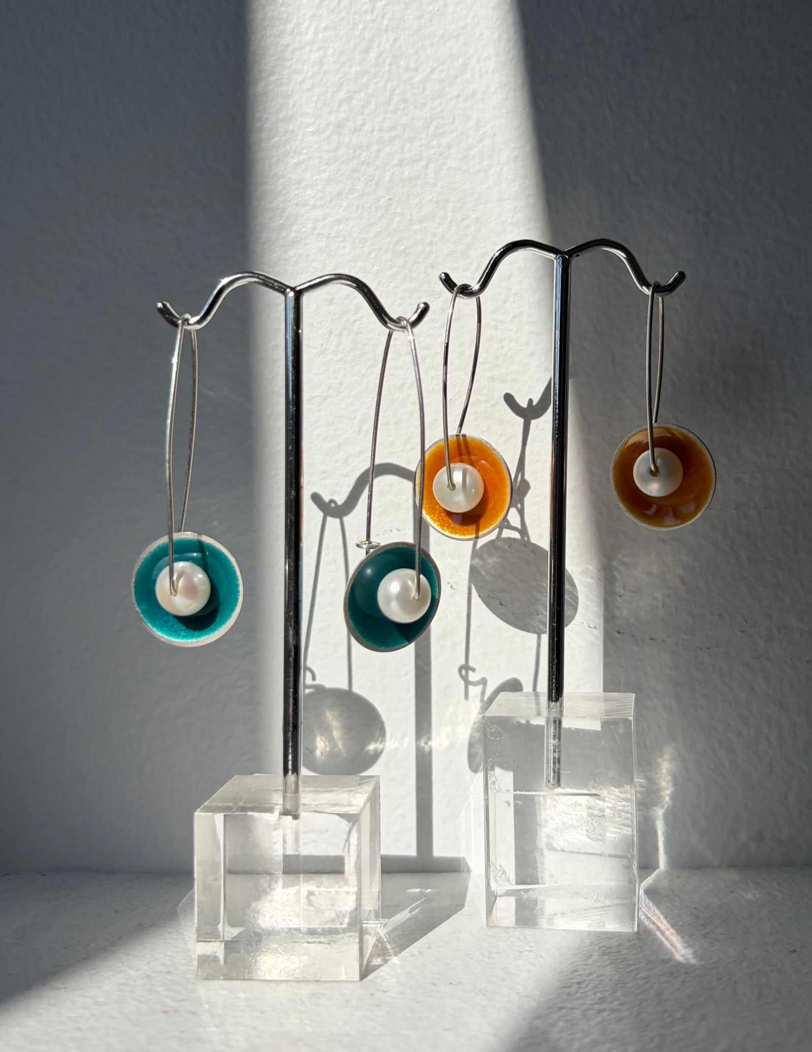 Peggy Logan - jewellery - Sterling Silver & Enamelled Dot Pearl Earrings