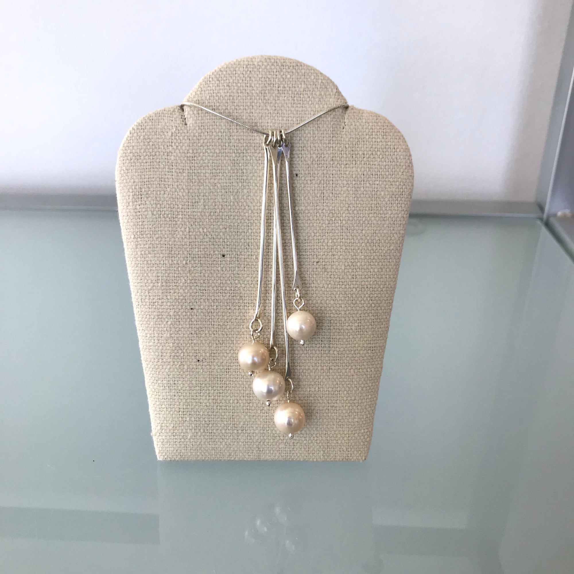 Mindan's Designs - Jewellery - White Pearls on Silver Bones Necklace