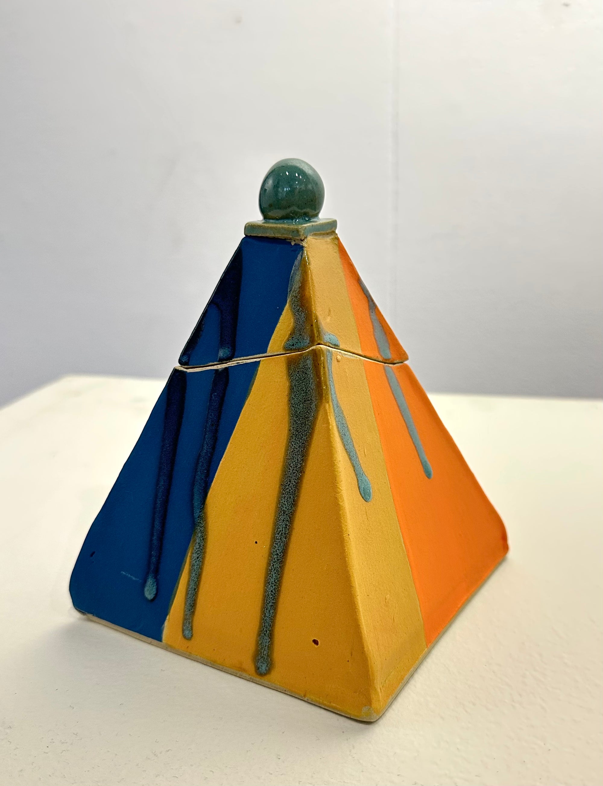 Iris Gellrich - Ceramics - Pyramid Container with Lid